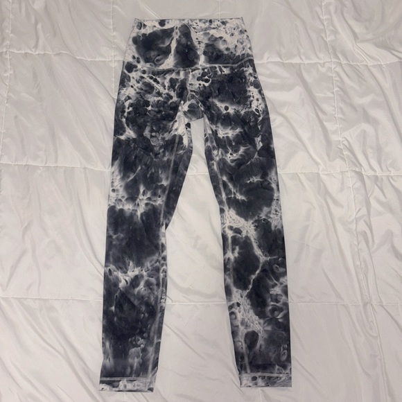 lululemon athletica Pants - Lululemon gray and white tie dye leggings